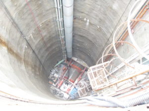 高水密管でダムの下を通過_1